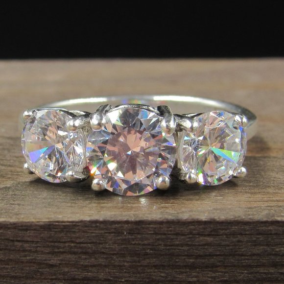 Jewelry - Size 7 Sterling Silver Amazing Triple Cubic Zirconia Band Ring Vintage